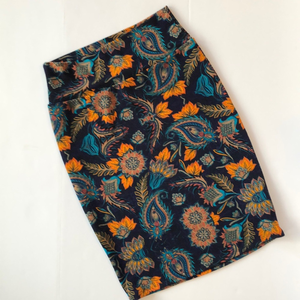 EUC LuLaRoe Cassie pencil skirt